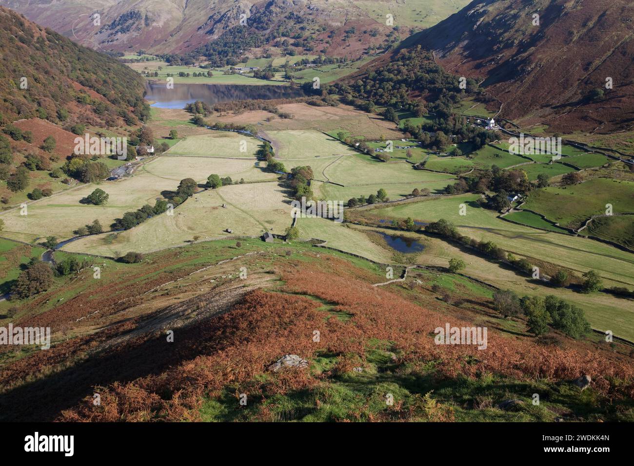 Brothers Water dalle pendici dell'High Hartsop Dodd in autunno, nell'English Lake District Foto Stock