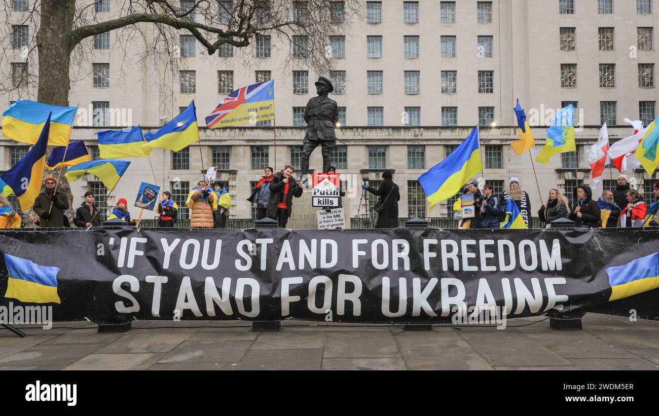 Londra, Regno Unito. 21 gennaio 2024. I manifestanti di varie organizzazioni si sono riuniti per la loro regolare protesta del fine settimana su Whitehall contro l'invasione russa e la guerra in Ucraina, che continua nonostante gli sforzi internazionali. Crediti: Imageplotter/Alamy Live News Foto Stock