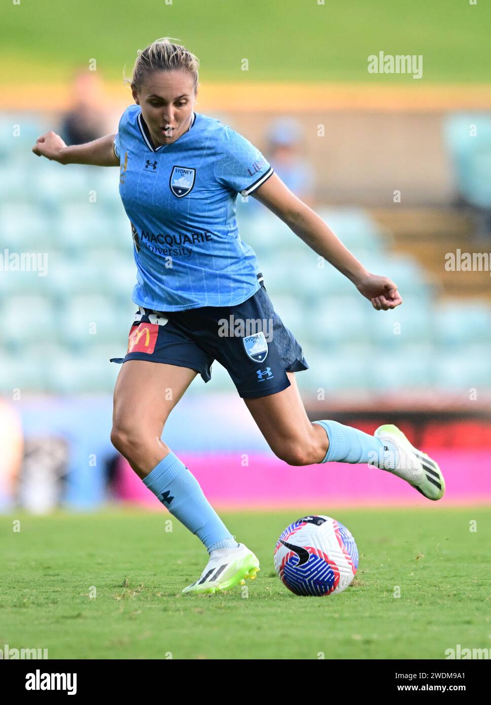 Lilyfield, Australia. 21 gennaio 2024. Mackenzie Jade Hawkesby della squadra del Sydney FC è visto in azione durante la partita del 13 round della stagione 2023/24 della Liberty A-League tra Sydney FC e Newcastle Jets tenutasi al Leichhardt Oval di Lilyfield. Punteggio finale Sydney FC 2:1 Newcastle Jets. (Foto di Luis Veniegra/SOPA Images/Sipa USA) credito: SIPA USA/Alamy Live News Foto Stock