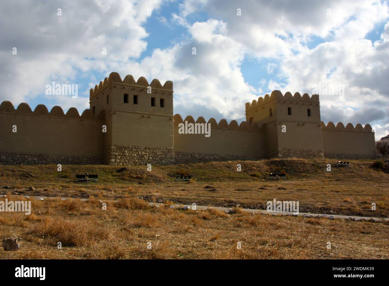 Sezione ricostruita delle mura cittadine di Hattusa, Türkiye Foto Stock