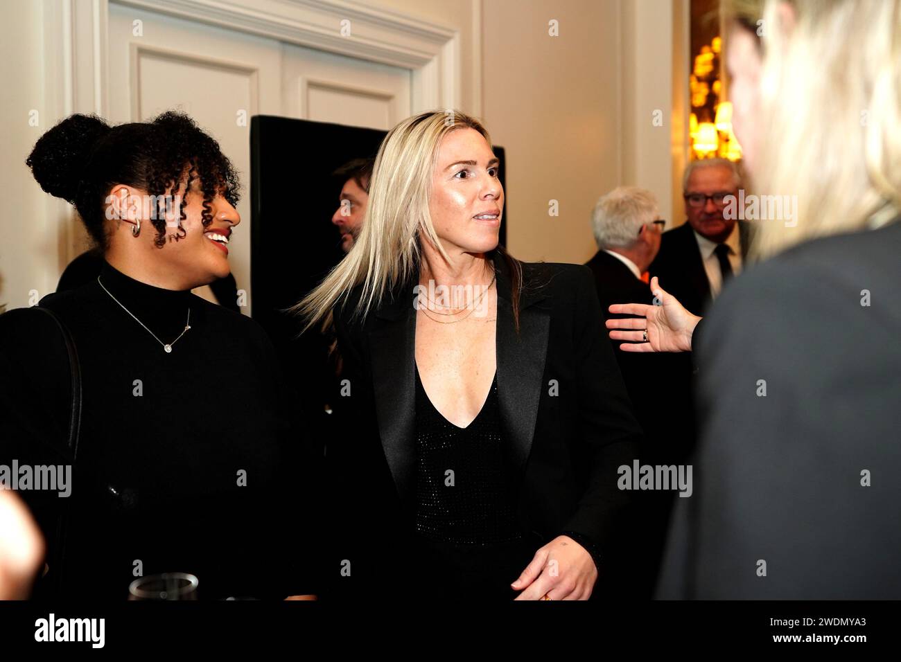 Ex portiere del Chelsea Carly Telford (centro) durante una cena della Football Writers' Association presso il Landmark Hotel di Londra. Data foto: Domenica 21 gennaio 2024. Foto Stock