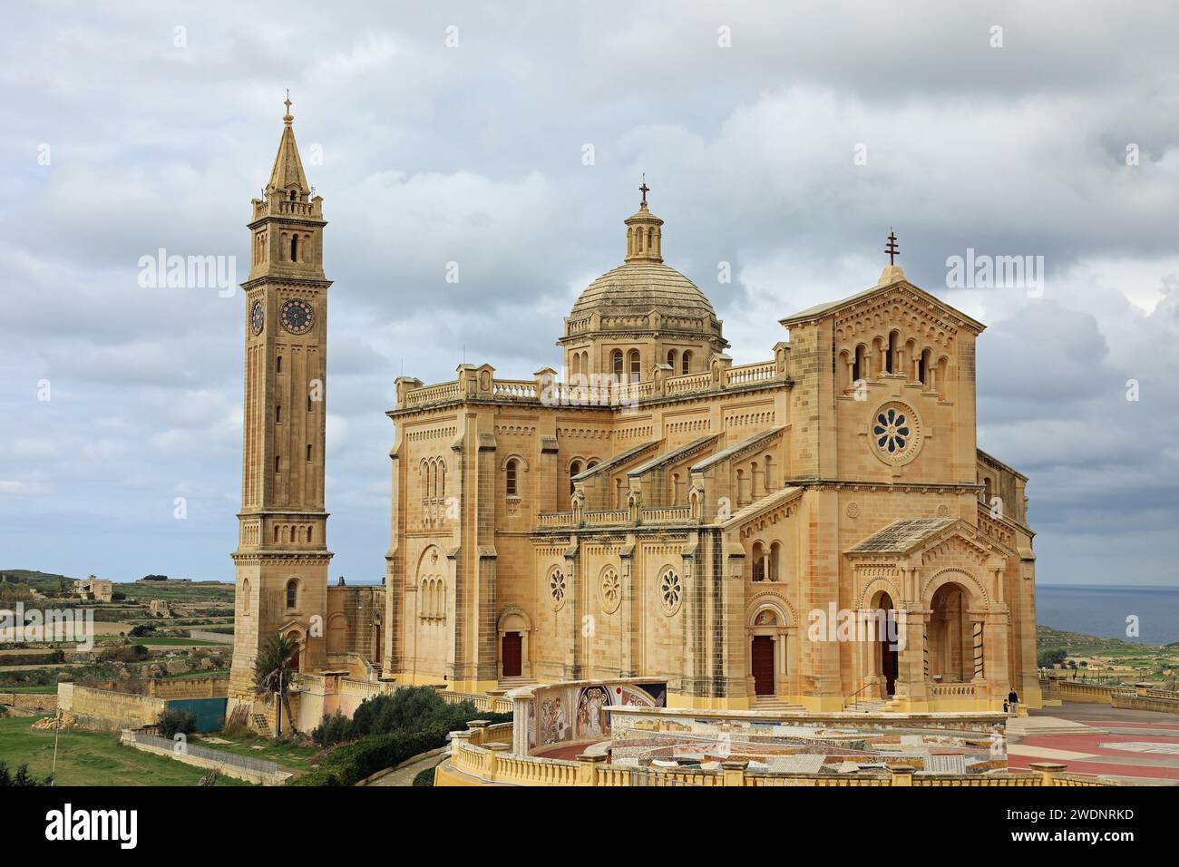 Destinazione turistica della basilica di Ta Pinu a Gozo Foto Stock