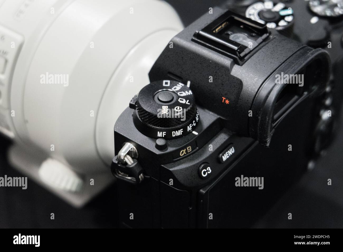 HCMC, VN - gennaio 2024. Fotocamera Mirrorless Sony Alpha A9 Foto Stock
