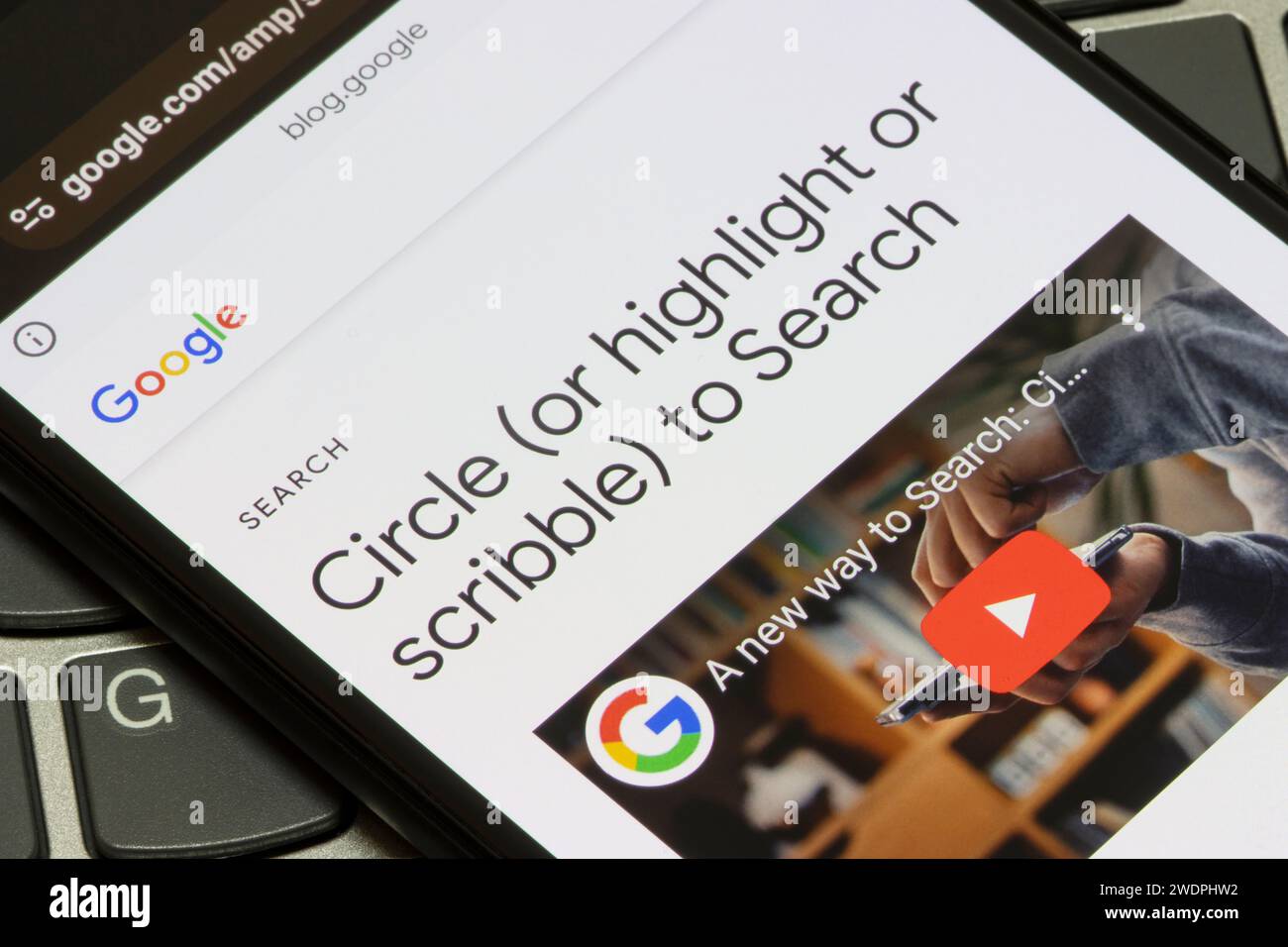 L'introduzione a Circle (o Highlight o Scribble) per la ricerca è disponibile sul blog di Google. Circle to Search è un nuovo modo per cercare sui telefoni android con un... Foto Stock