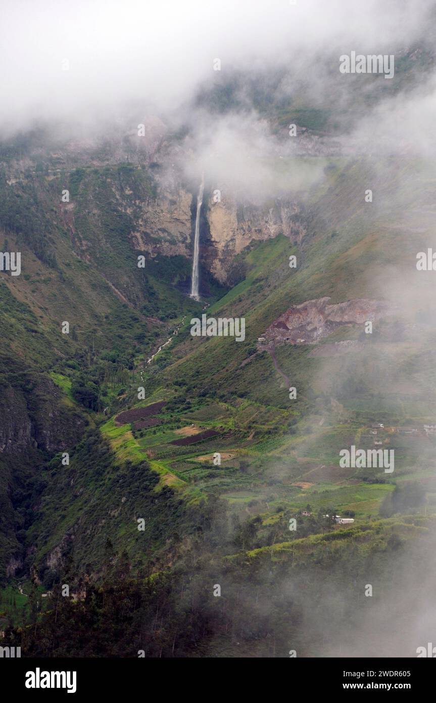 Sud America, Ecuador, Ande, provincia di Tungurahua, Banos, Baños de Agua Santa, cascata Foto Stock