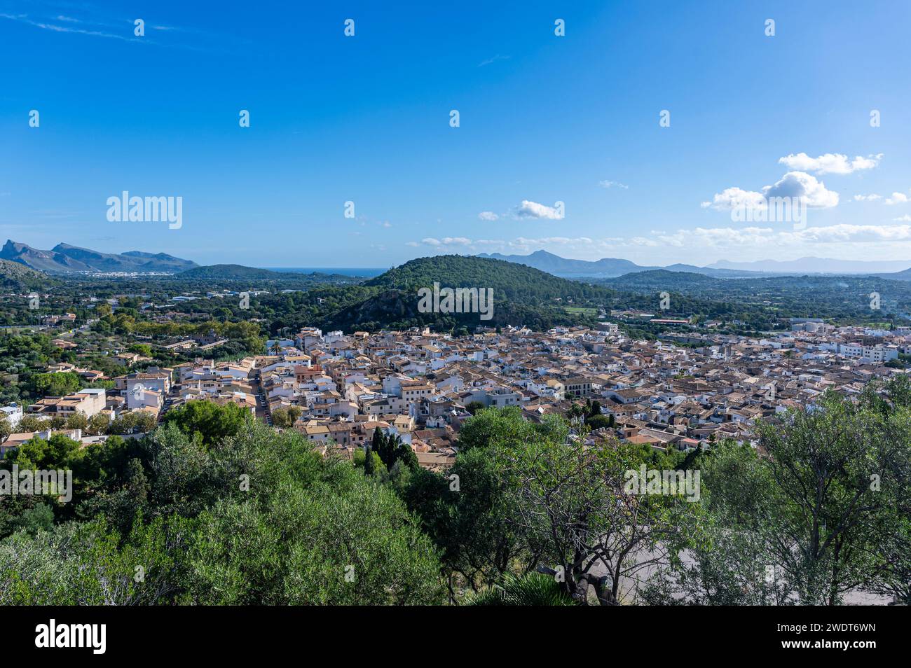 Vista su Pollenca, Maiorca, isole Baleari, Spagna, Mediterraneo, Europa Foto Stock