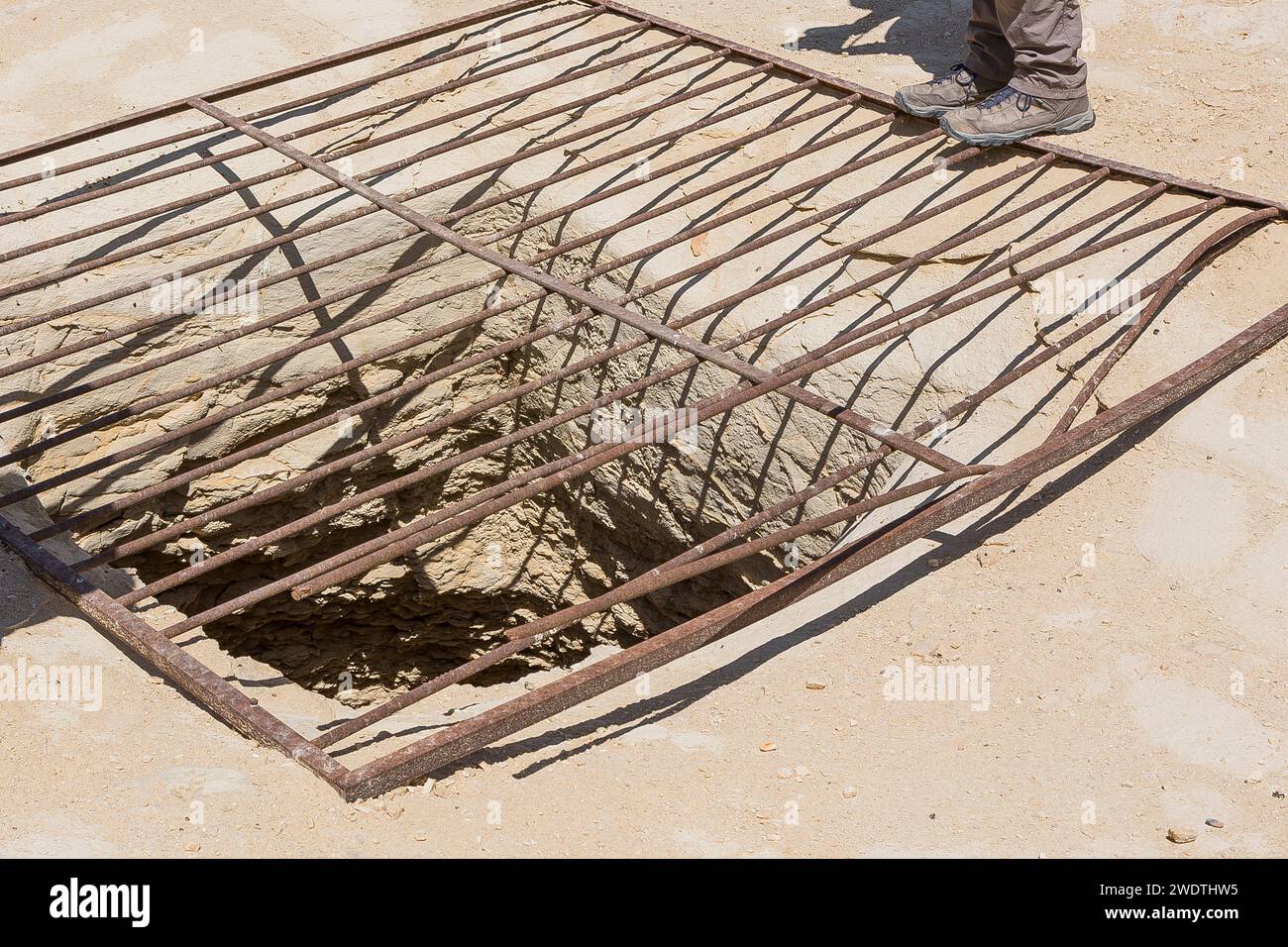 Egitto, regione di Fayum, El Lahun, forse una delle tombe intorno alla piramide di Sesostris II Foto Stock