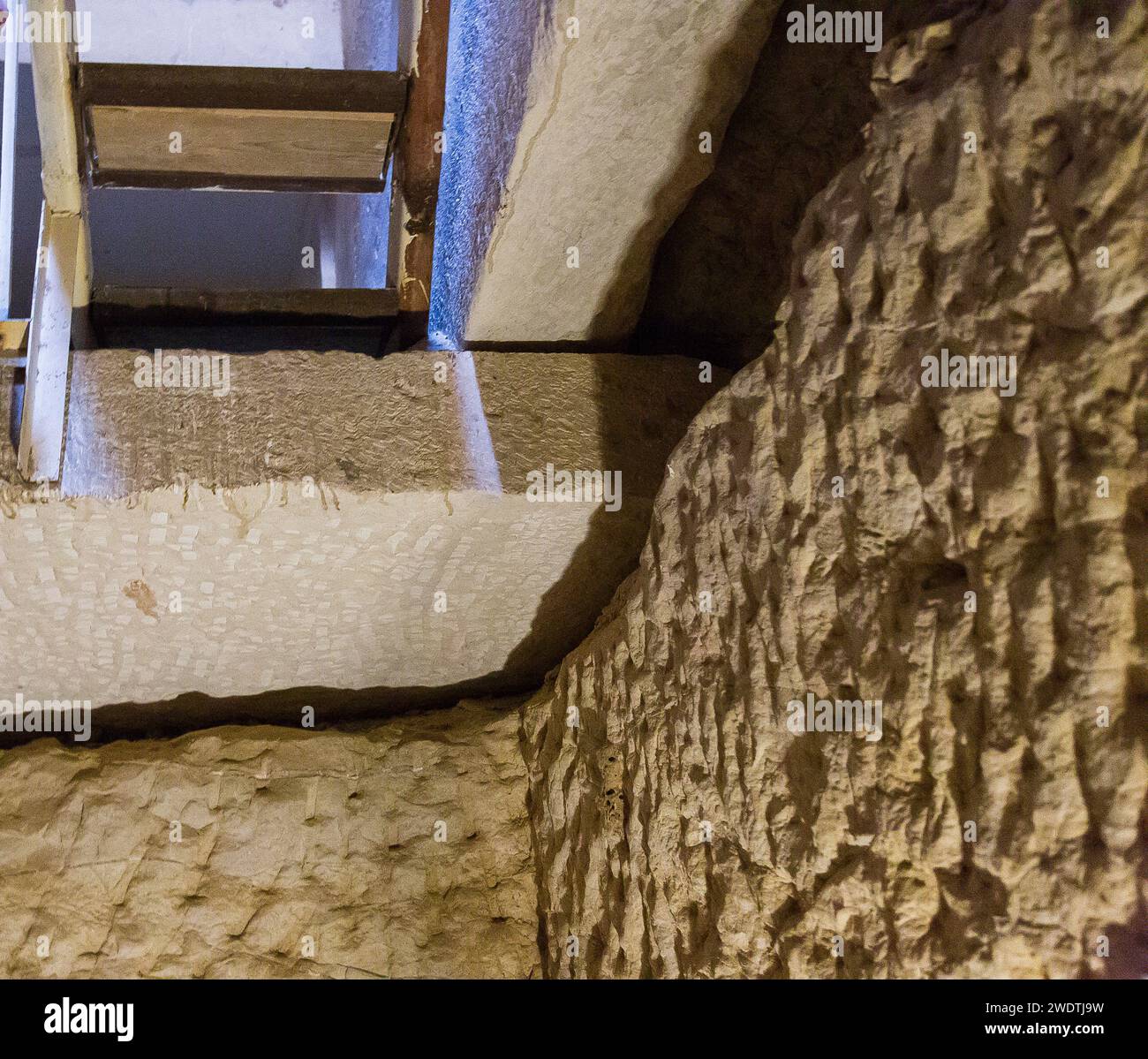 Egitto, regione di Fayum, El Lahun, piramide di Sesostris II, antico blocco di pietra utilizzato per chiudere la tomba. Foto Stock