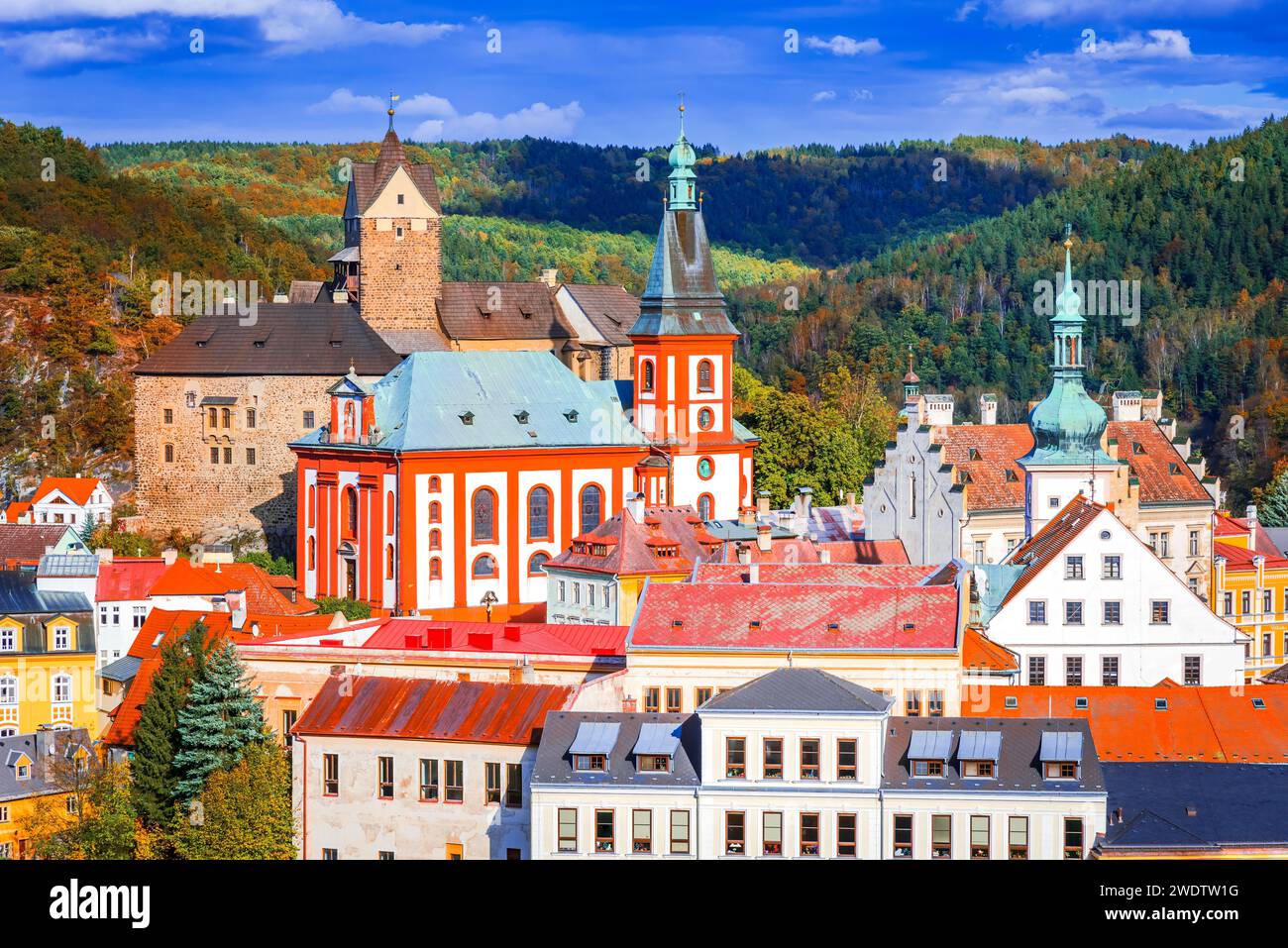 Loket, Repubblica Ceca. Sudetenland affascinante e colorata cittadina della Boemia. Foto Stock