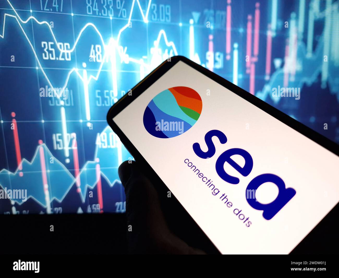 Konskie, Polonia - 21 gennaio 2024: Logo della compagnia marittima visualizzato sullo schermo del telefono cellulare Foto Stock