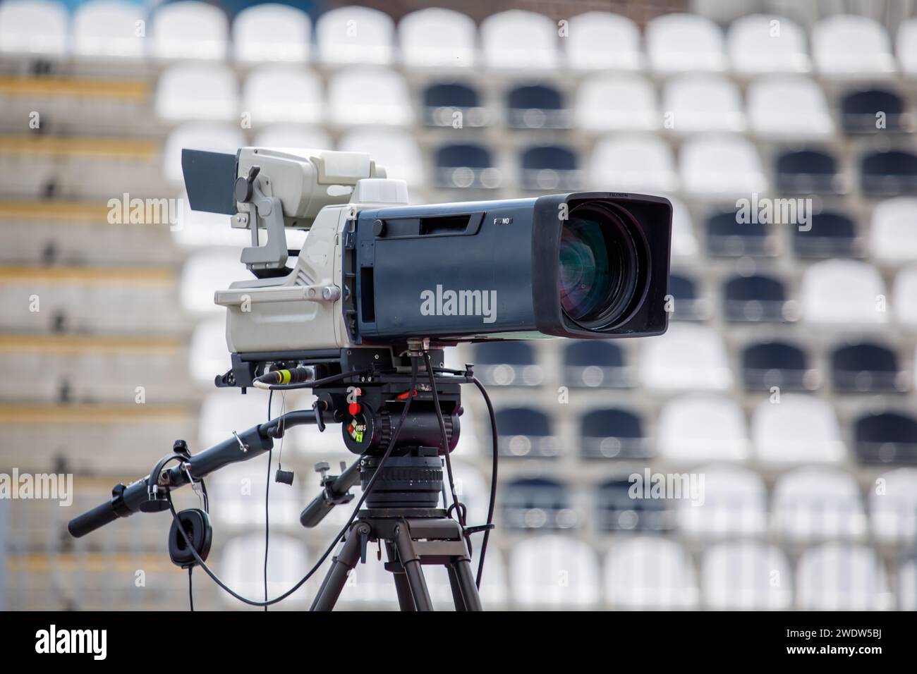 videocamera che filma il calcio allo stadio. Foto di alta qualità Foto Stock