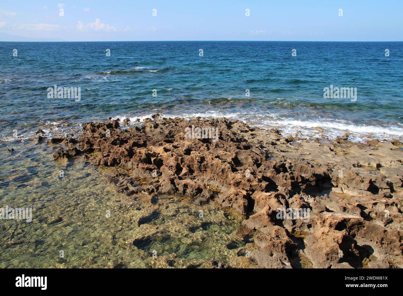 mar mediterraneo a chania a creta in grecia Foto Stock