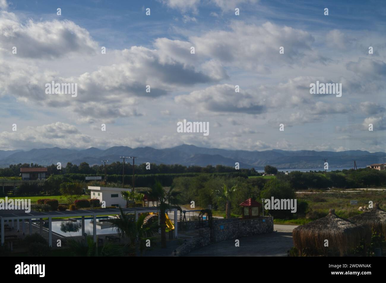 Bel cielo blu durante il giorno sul Mediterraneo 1 Foto Stock