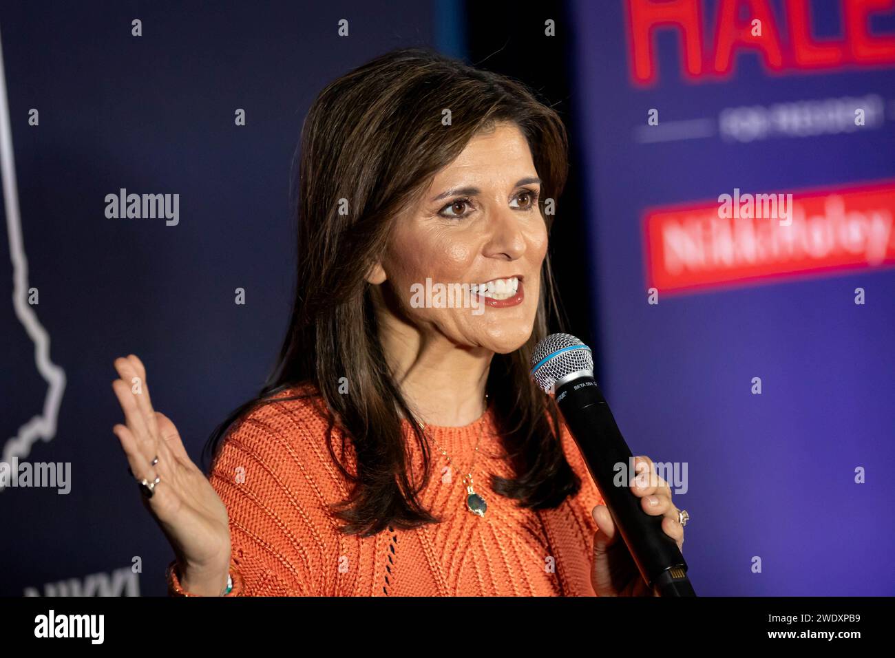 FRANKLIN, NEW HAMPSHIRE - 22 GENNAIO: Candidato presidenziale repubblicano, l'ex ambasciatore delle Nazioni Unite Nikki Haley parla ad un evento della campagna elettorale al Franklin VFW il 22 gennaio 2024, a Franklin, New Hampshire. Con il governatore della Florida Ron DeSantis che ha abbandonato la corsa presidenziale, Haley è l'unico candidato GOP rimasto a sfidare l'ex presidente degli Stati Uniti Donald Trump, che ha ricevuto oltre il 50% del voto caucus dell'Iowa, (foto di Michael Nigro) credito: SIPA USA/Alamy Live News Foto Stock