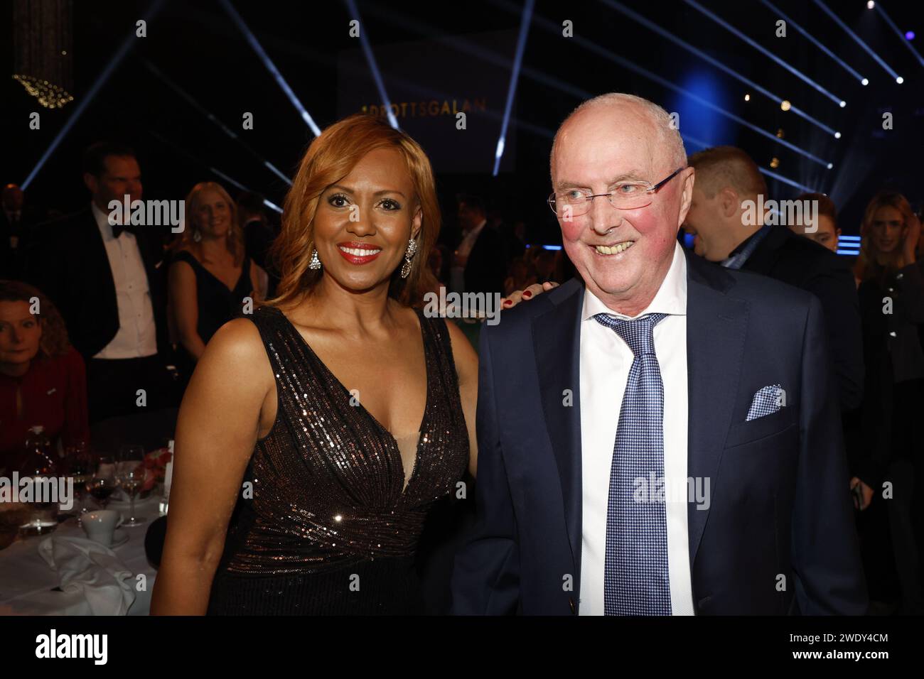 STOCCOLMA, SVEZIA 20240122Sven-Goran 'Svennis' Eriksson con il suo partner Yaniseth Alcides durante il Gala sportivo 2024 a Frie Foto Stock