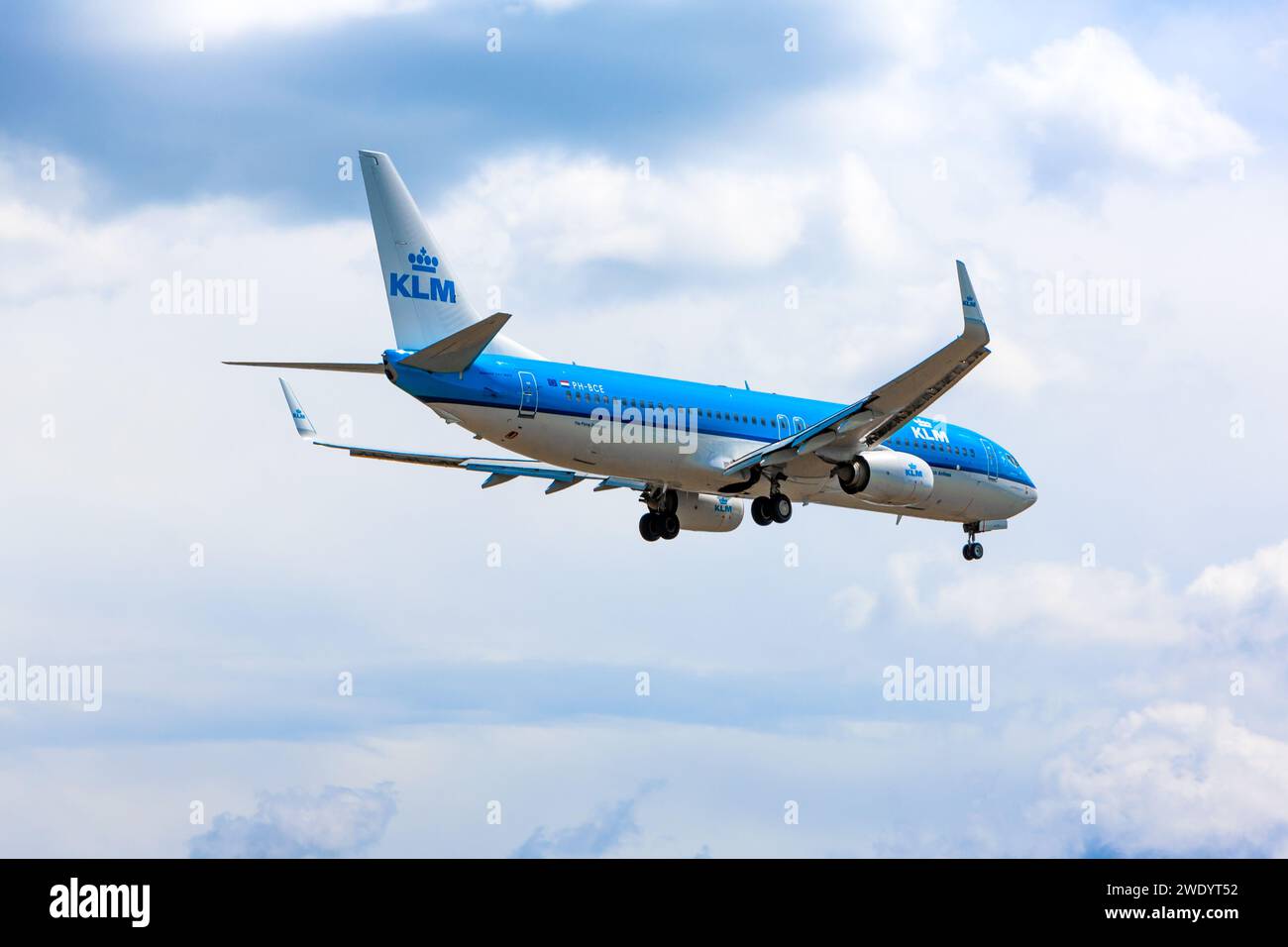 Boryspil, Ucraina - 20 luglio 2020: L'aereo Boeing 737-800 (PH-BCE) della KLM Royal Dutch Airlines atterra all'aeroporto di Boryspil Foto Stock