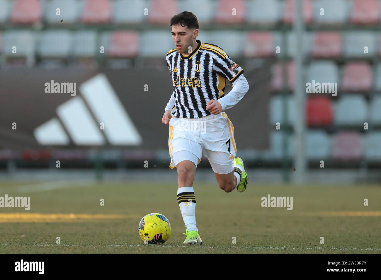 Vinovo, Italia. 20 gennaio 2024. Luis Hasa della Juventus durante la partita di serie C al Juventus Center di Vinovo. Il credito fotografico dovrebbe leggere: Jonathan Moscrop/Sportimage Credit: Sportimage Ltd/Alamy Live News Foto Stock