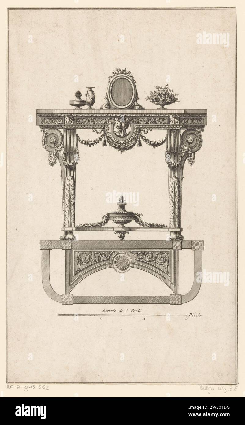 Tavola rettangolare, Augustin Foin, dopo Richard de Lalonde, 1784 - 1785 stampa Vista frontale e superiore di un tavolo rettangolare con ghirlande, volute e un vaso. In cima al tavolo ci sono vasi, uno specchio e un vaso con fiori. Tavolo per incisioni/incisioni in carta Parigi Foto Stock