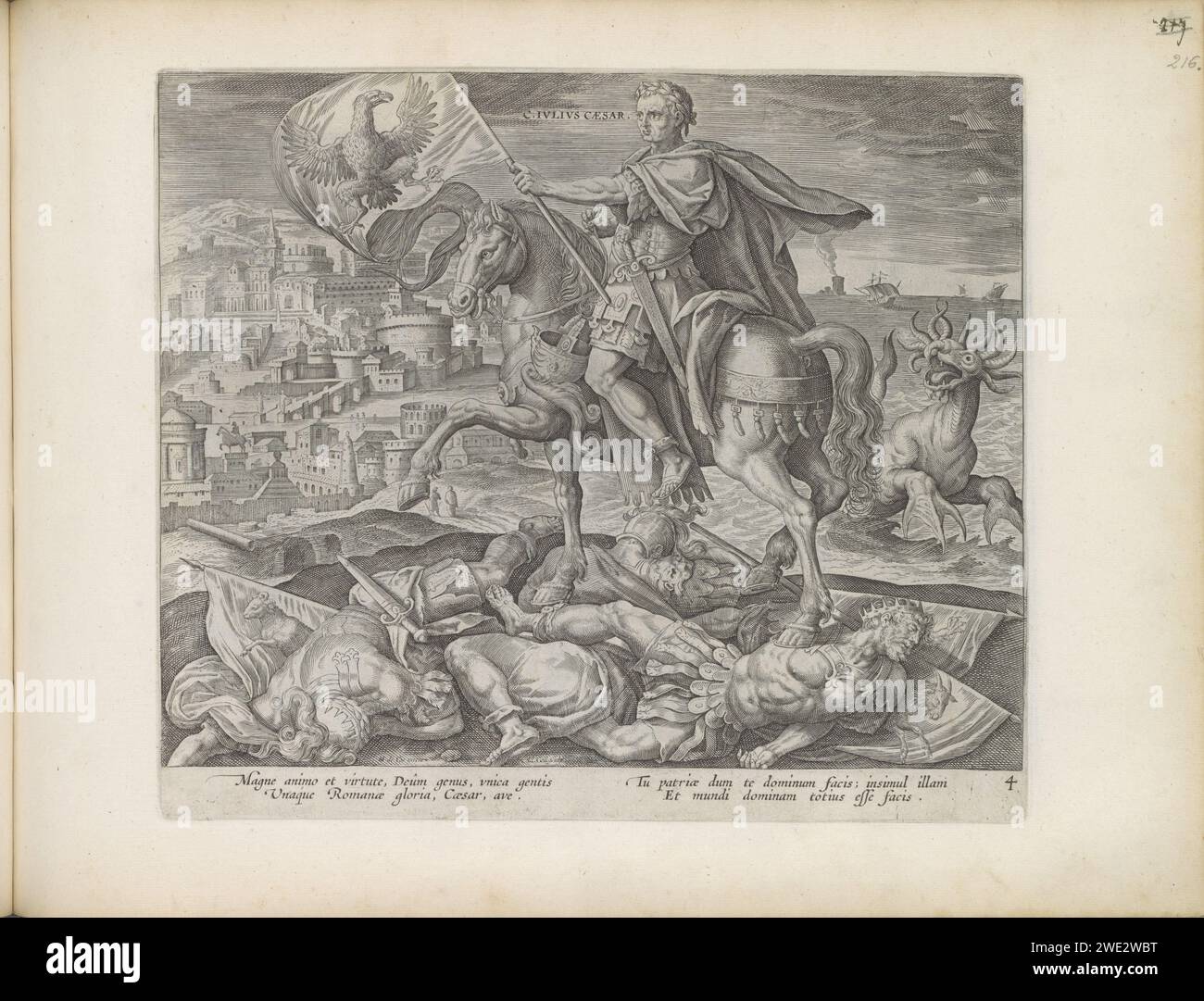 Giulio Cesare come quarto re dalla visione di Daniël, 1643 stampa Giulio Cesare guida su un cavallo, nella sua mano una bandiera con l'immagine di un'aquila (Roma). Il cavallo calpesta re Ciro di Persia, Nino di Babilonia e Alessandro Magno. Un paesaggio urbano sullo sfondo. Oltre a Giulio Cesare, dal mare appare un mostro dalle corna, un riferimento a una visione di Daniël sull'ascesa di quattro regni nel mondo. Sotto lo spettacolo un riferimento in latino al testo della Bibbia allora. 7. Questa stampa fa parte di un album. Carta di Amsterdam che incide il grande mostro divoratore con molte corna (una Foto Stock