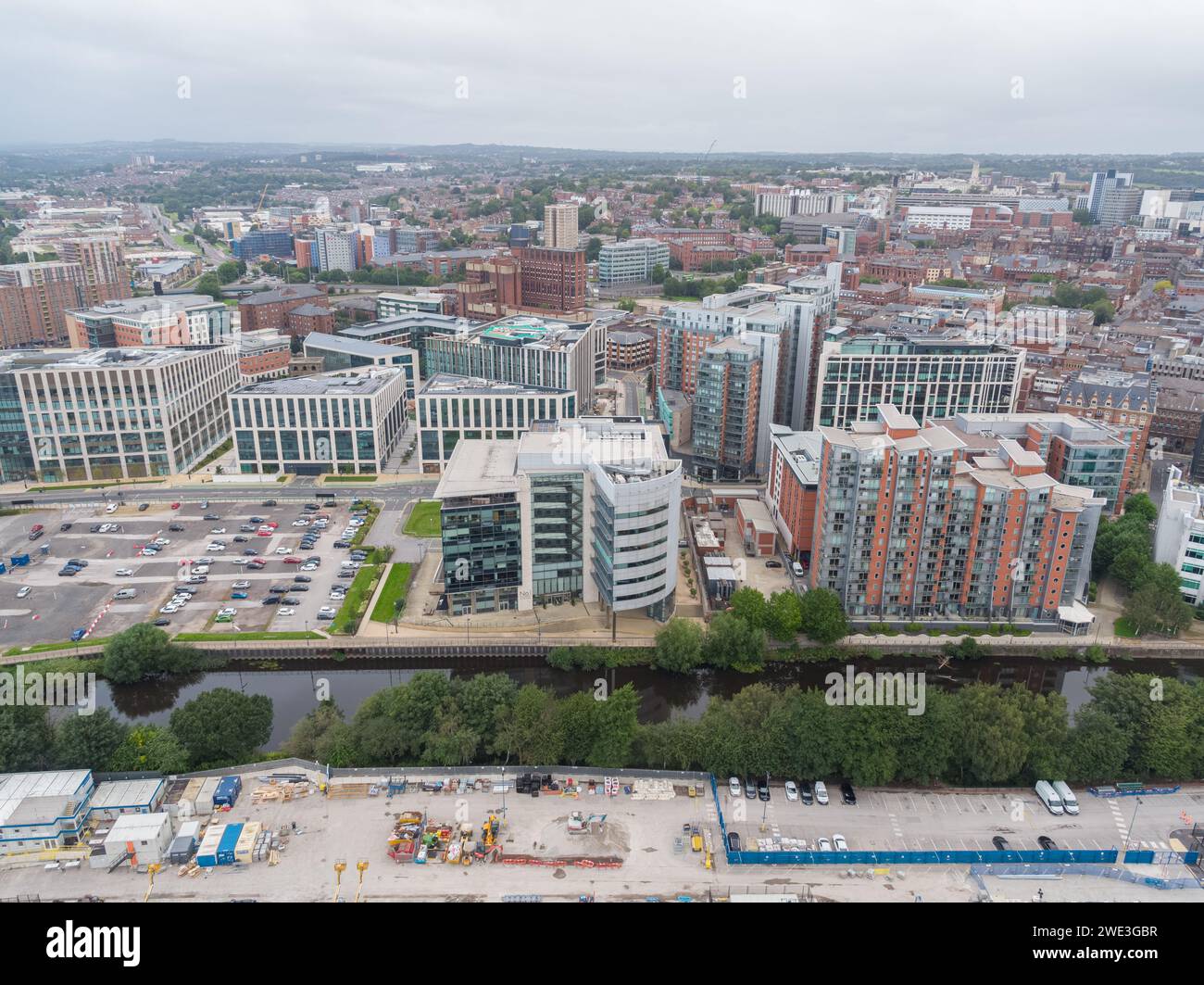 Fotografia aerea di 1 Whitehall Riverside, il sito di 2 Whitehall Riverside, Whitehall Quay, Wellington Place, River Aire a Leeds, Yorkshire, Regno Unito Foto Stock