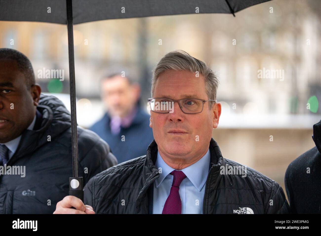 Londra, regno unito 23 gennaio 2024 . Sir Keir Starmer leader del Partito Laburista arriva all'ufficio del Gabinetto di Whitehall Londra Regno Unito credito: Richard Lincoln/Alamy Live News Foto Stock