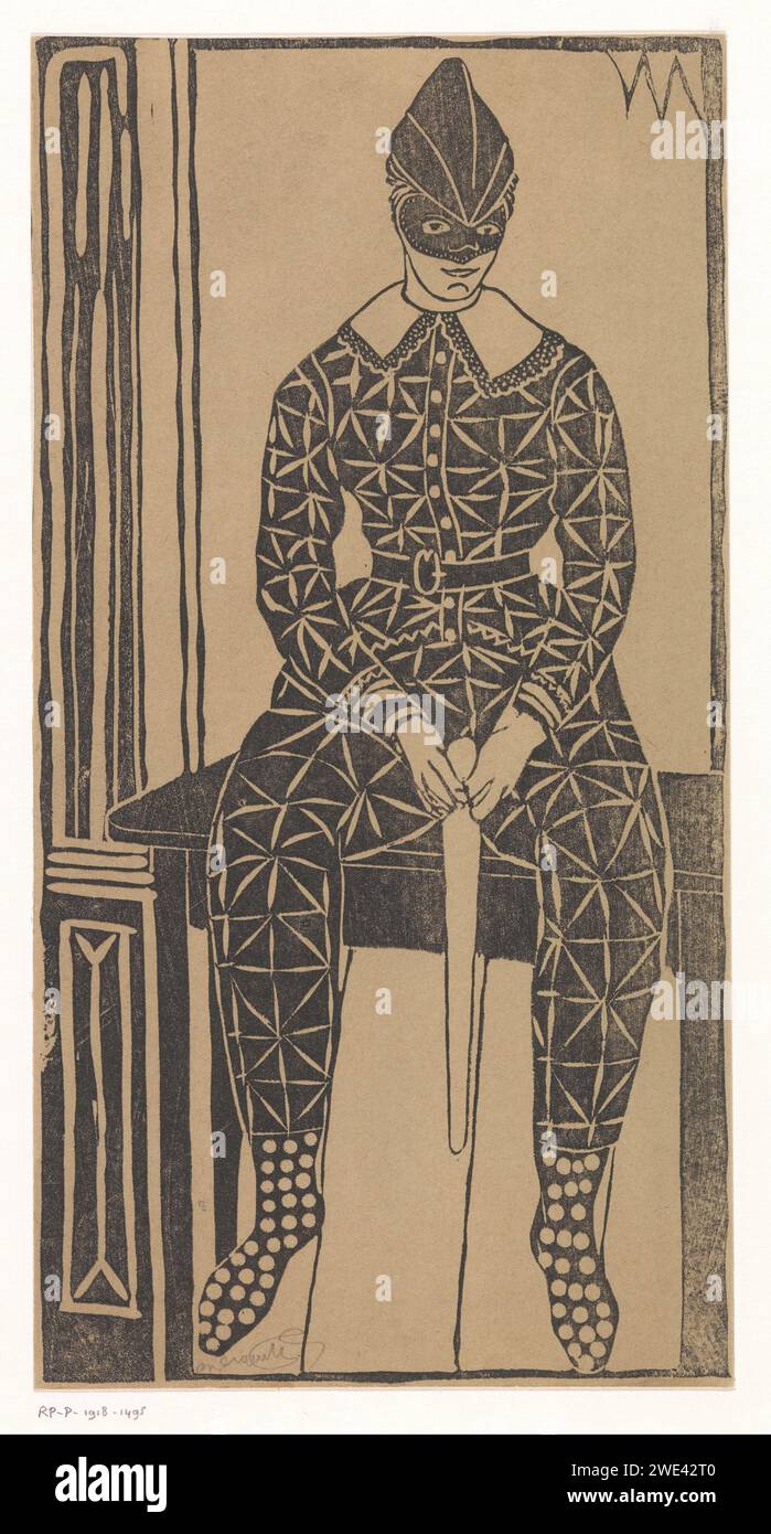 Harlekijn, Samuel Jessurun de Mesquita, c. 1899 stampare Una figura in costume di harlequin seduto su un tavolo. Tipi di carta in "commedia dell'arte": Harlequin Foto Stock