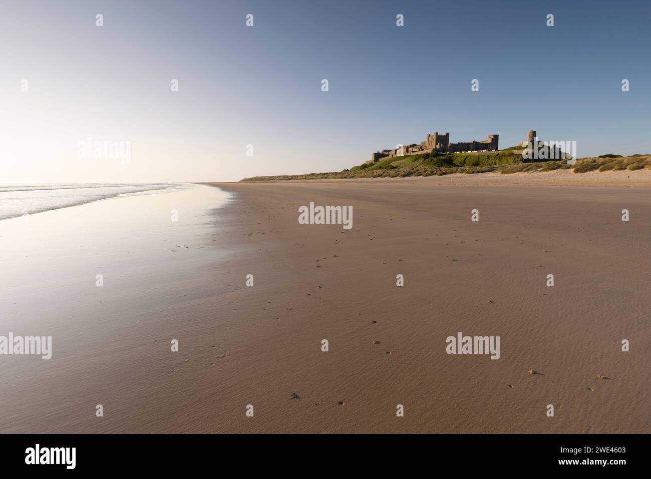 Il castello di Bamburgh, Northumberland, Regno Unito Foto Stock