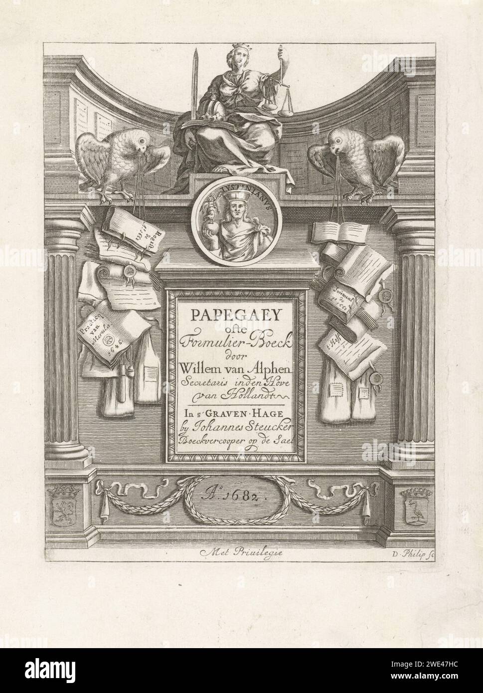 Justice affiancata da due pappagalli, David Philippe, 1682 stampa Justice su un sedile in una nicchia architettonica, fiancheggiata da due pappagalli con una corda nel loro becco su cui tutti i tipi di libri. Sotto la sede il ritratto dell'imperatore Giustiniano. Nel contesto del titolo e dell'imprusum in olandese. L'Aia carta incisione uccelli ornamentali: Pappagallo. Giustizia, "Justitia"; "Giustitia divina" (Ripa)  una delle quattro virtù cardinali Foto Stock