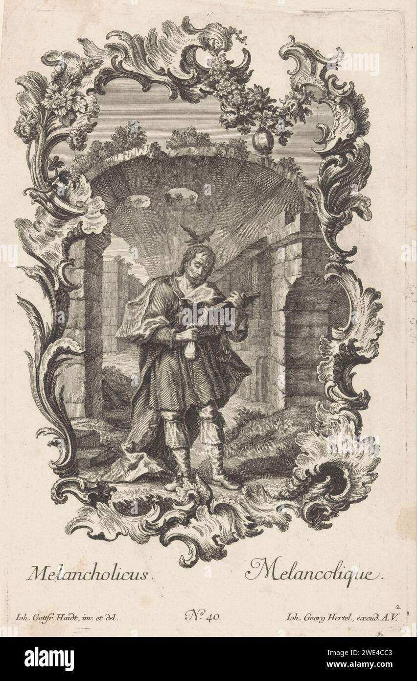 Personificazione del temperamento malinconico, Johann Gottfried Thelott, dopo Johann Gottfried Haid, 1745 stampa personificazione del temperamento malinconico, circondato da una cornice di rocaille. In un paesaggio in rovina c'e' un uomo con un libro e una borsa dei soldi. La sua bocca è coperta, c'è un uccello sulla sua testa. Pubblicazione numero 40. Temperamento melanconico incisione/incisione della carta di Augusta. figura in piedi. paesaggio con rovine Foto Stock