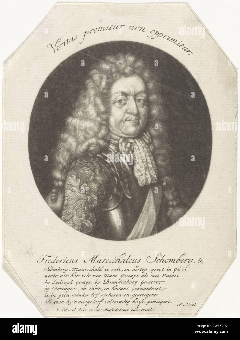 Ritratto di Friedrich Arnaud Hertog van Schomberg, Pieter Schenk (i), 1670 - 1711 stampa il generale Friedrich Arnaud Hertog van Schomberg. Sta indossando un'imbracatura. A margine un elogio per il suo coraggio. Imbracatura per incisione in carta Amsterdam Foto Stock