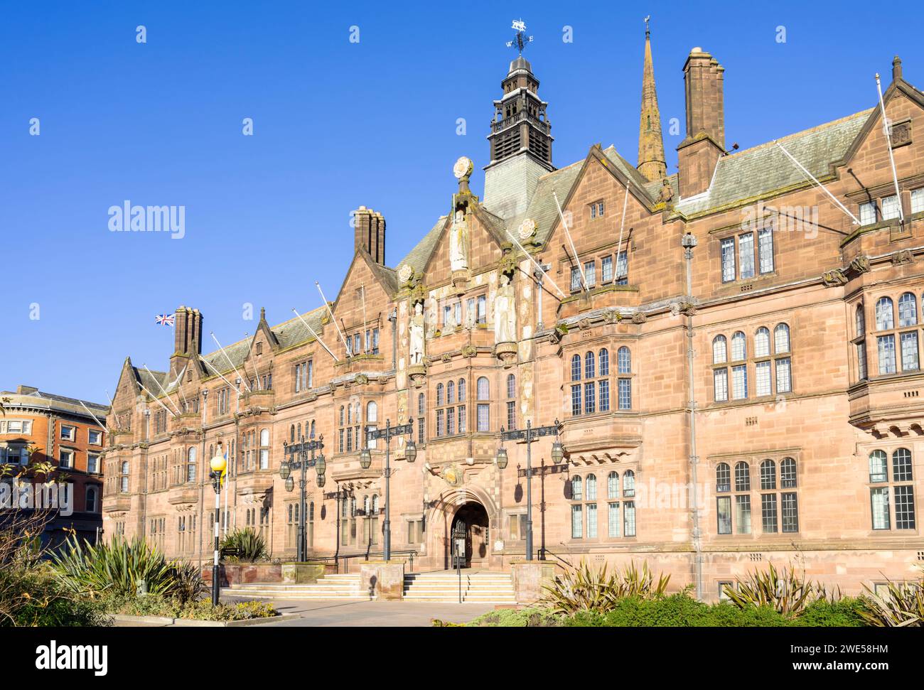 Coventry Council House Coventry un edificio civico in stile Tudor Revival municipio di Coventry City Council Coventry Warwickshire Inghilterra UK GB Europa Foto Stock
