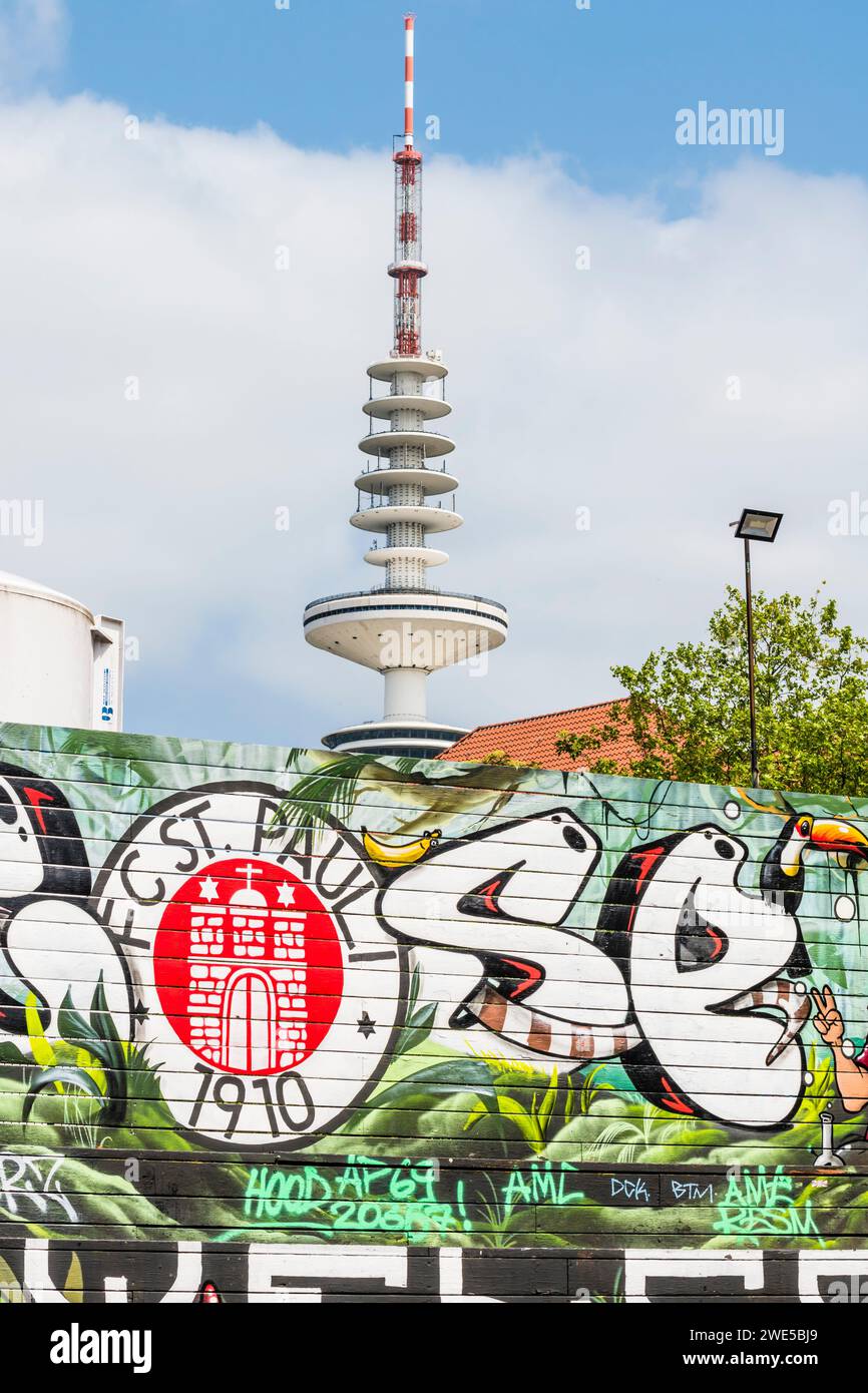 Torre della televisione e St. Logo Pauli, St. Pauli, Amburgo, Germania Foto Stock