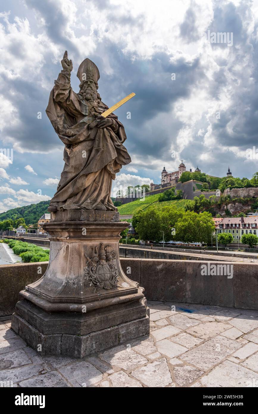 Bridge saint St Kilianus sul Ponte Vecchio principale a Würzburg, bassa Franconia, Franconia, Baviera, Germania Foto Stock