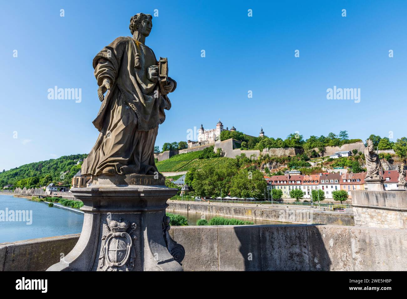 Bridge saint St Totnan sul Ponte Vecchio principale a Würzburg, bassa Franconia, Franconia, Baviera, Germania Foto Stock
