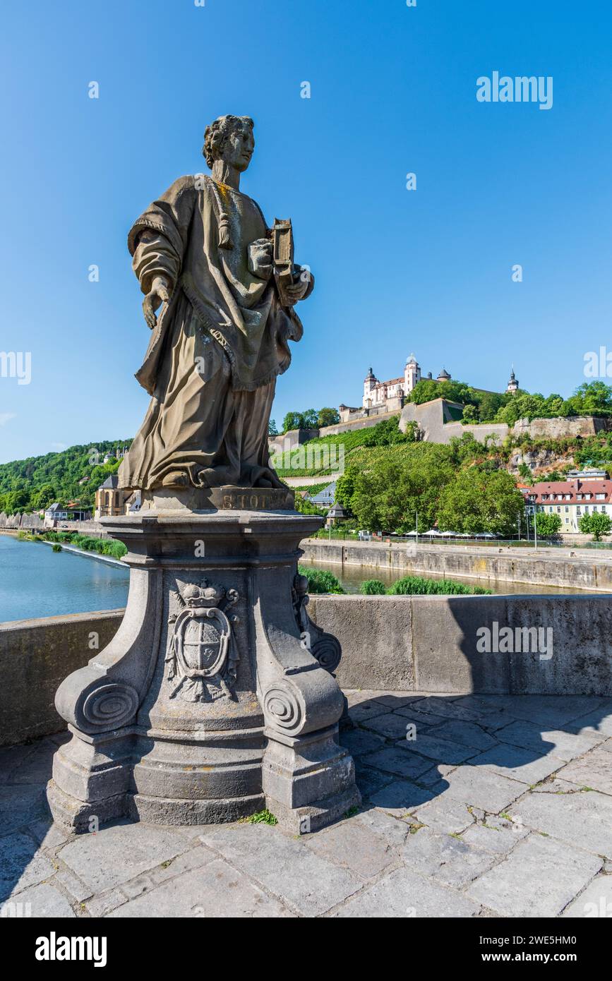 Bridge saint St Totnan sul Ponte Vecchio principale a Würzburg, bassa Franconia, Franconia, Baviera, Germania Foto Stock