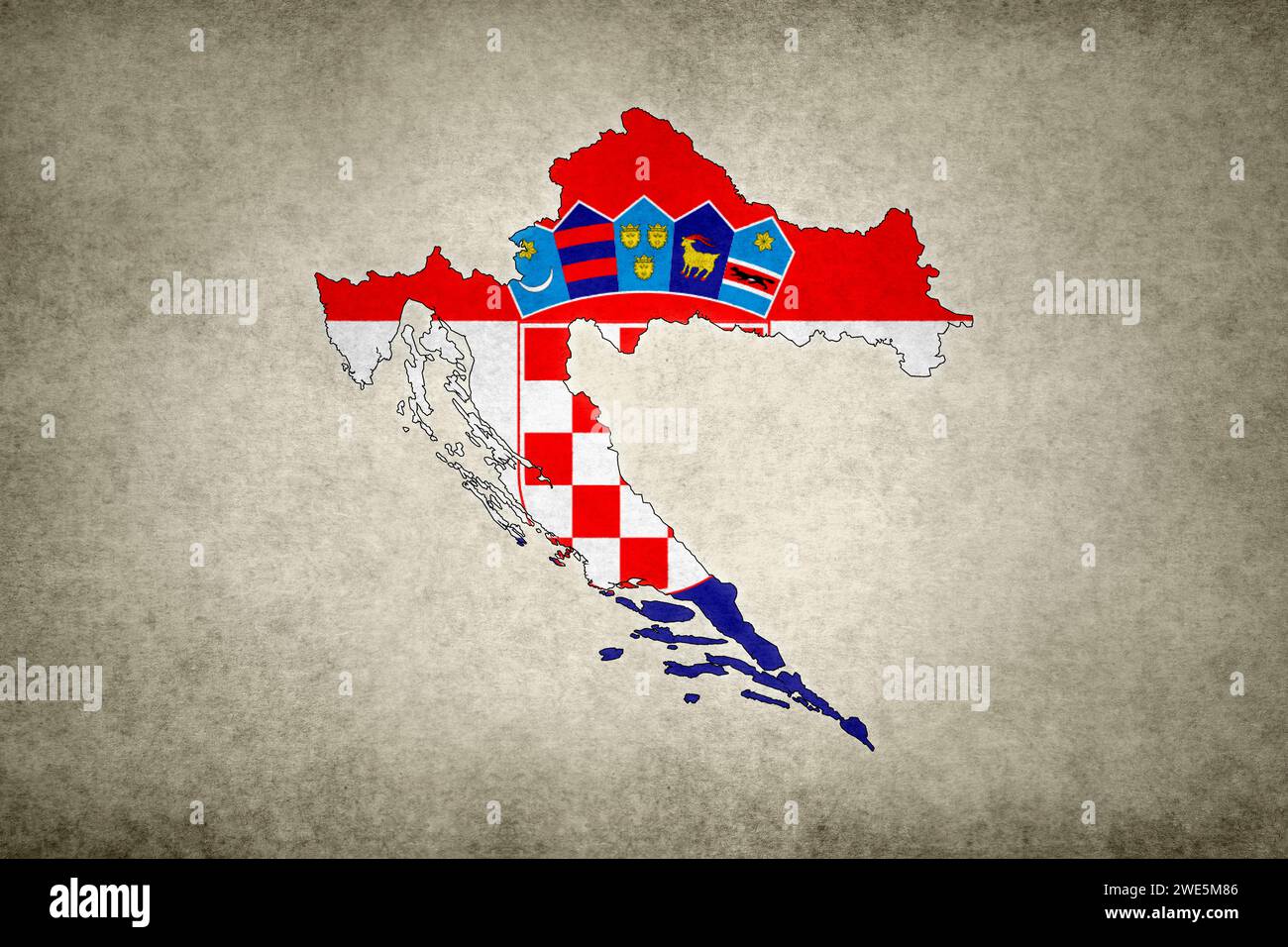 Mappa grunge della Croazia con la sua bandiera stampata all'interno del suo confine su un vecchio foglio. Foto Stock