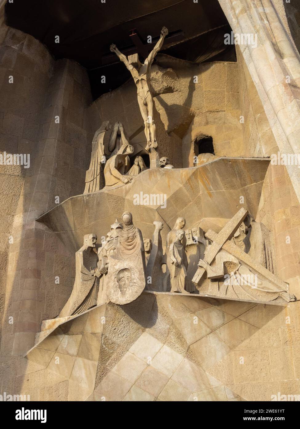 La facciata della passione, Sagrada Familia, Barcellona Foto Stock