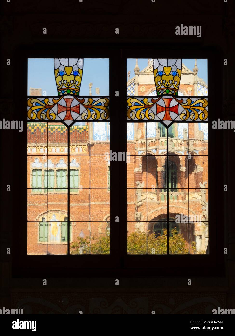 Vetrate colorate dell'ospedale Sant Pau di Barcellona Foto Stock