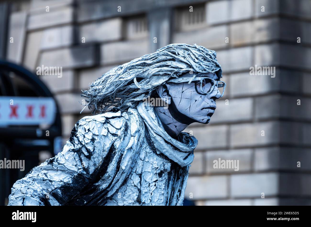 Living Statue Street perfoprmer a Edinburgh Fringe Foto Stock