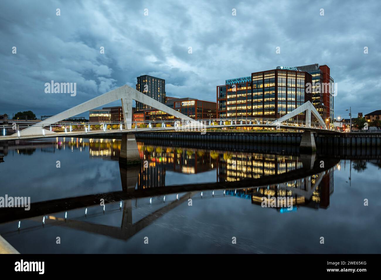 Lo STradeston Bridge è anche conosciuto come Squiggly Bridge sul fiume Clyde, nel centro di Glasgow, in Scozia. Foto Stock