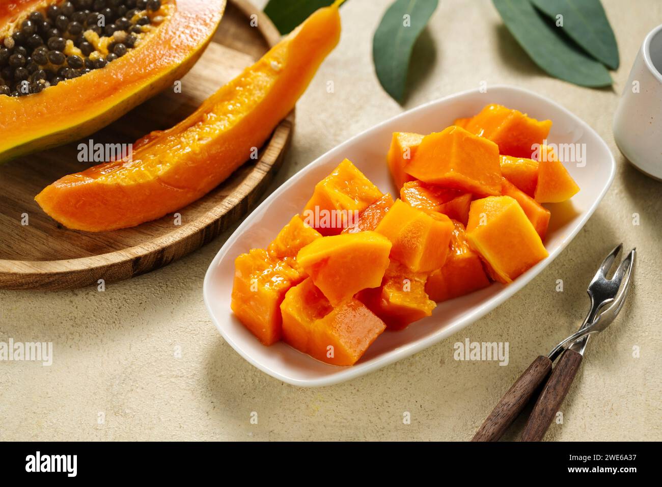 Papaya fresca a dadini Foto Stock