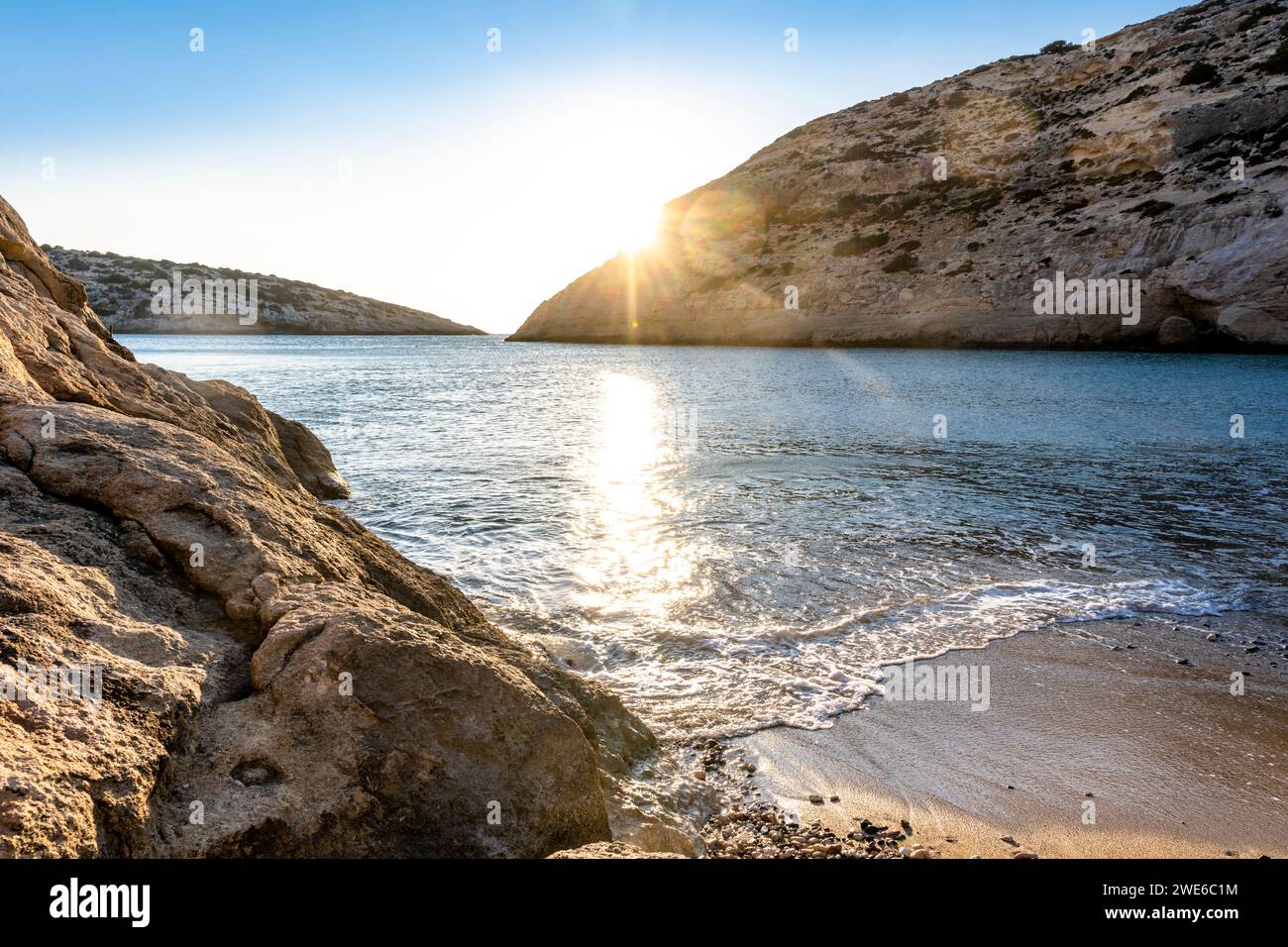 Grecia, Creta, montagne dell'Asterousia che circondano la spiaggia di Martsalos Foto Stock
