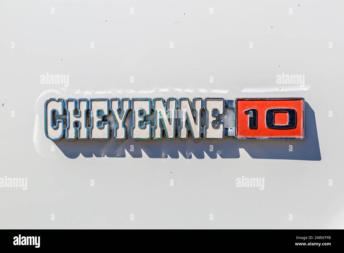 Emblema Chevrolet Cheyenne C10 sulla carrozzeria classica del veicolo Foto Stock