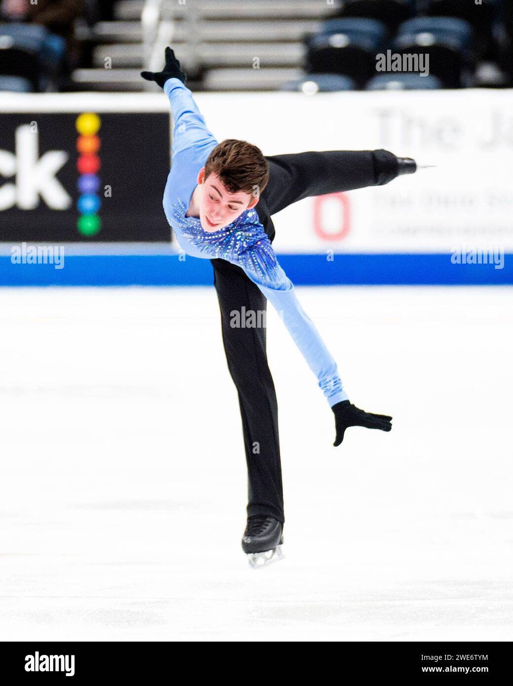 Columbus, Ohio, Stati Uniti. 23 gennaio 2024. Jared Sedlis pattina durante il programma Junior Men's Figure Skating Short ai campionati statunitensi di pattinaggio di figura. Crediti: Brent Clark/Alamy Live News Foto Stock