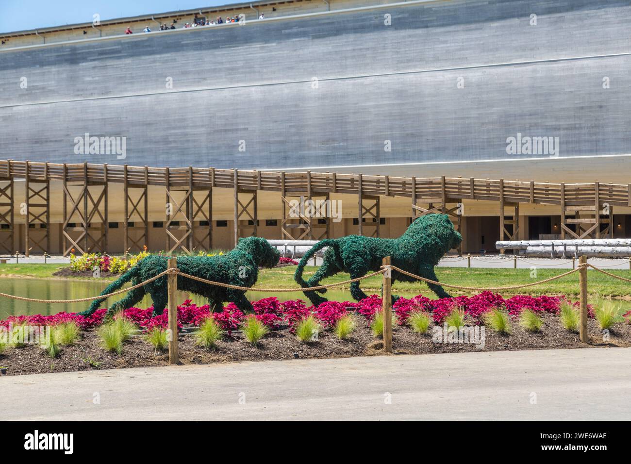 Replica a grandezza naturale dell'Arca di Noè all'Ark Encounter attrazione storica a tema vicino Williamstown, Kentucky Foto Stock