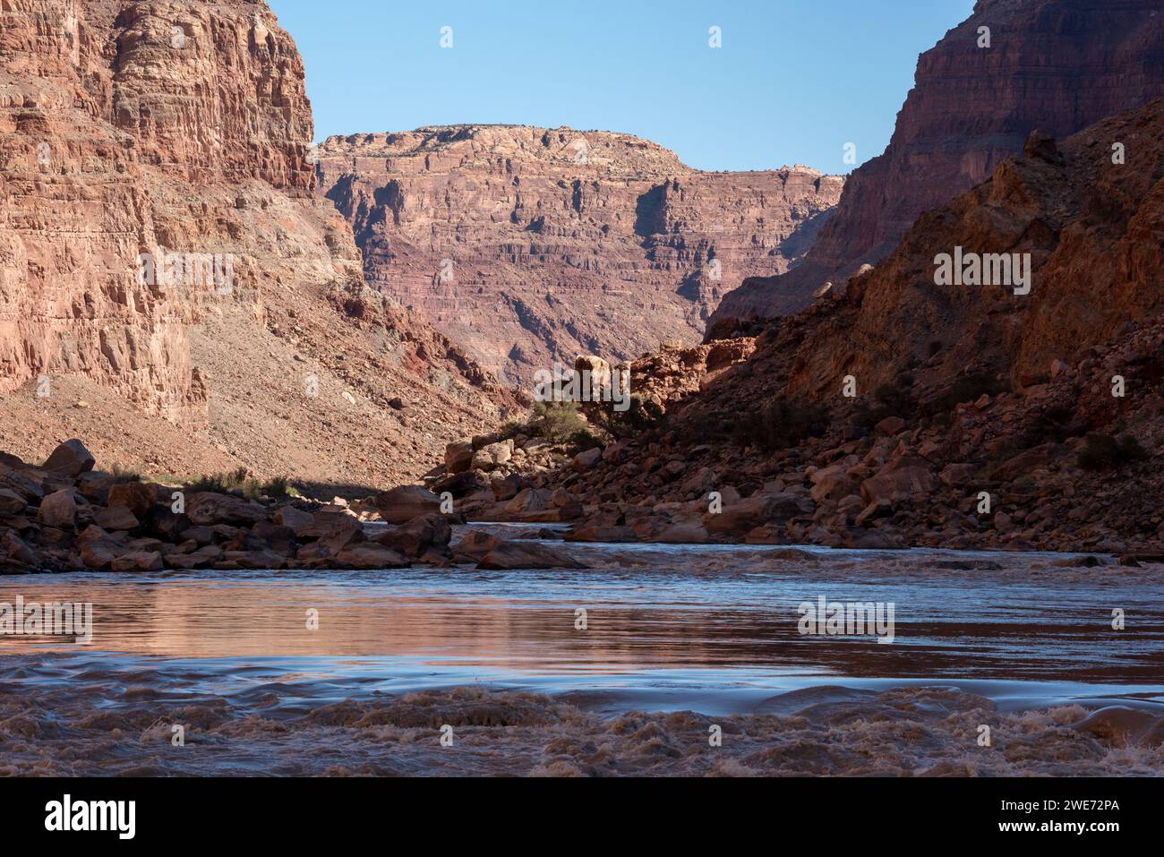 Big Drop #3 (alias Satan's Gut) sul fiume Colorado, Cataract Canyon, Utah. Foto Stock