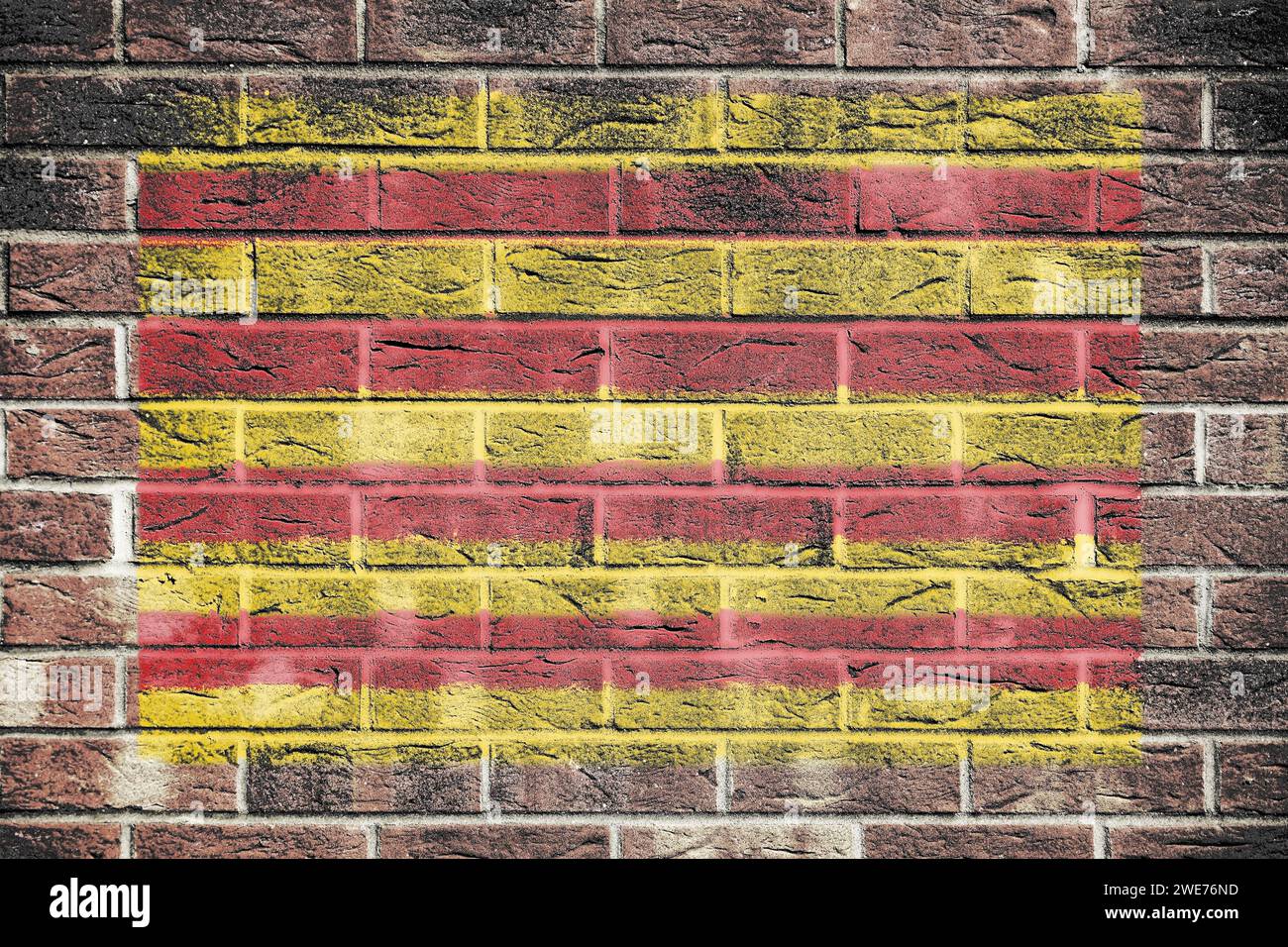 Bandiera della Catalogna su uno sfondo murario Foto Stock