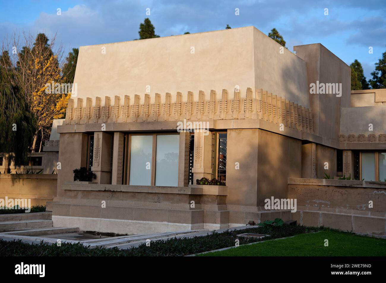 Hollyhock House, Barnsdall Park, Hollywood Hills, California, Los Angeles, persone, Foto Stock