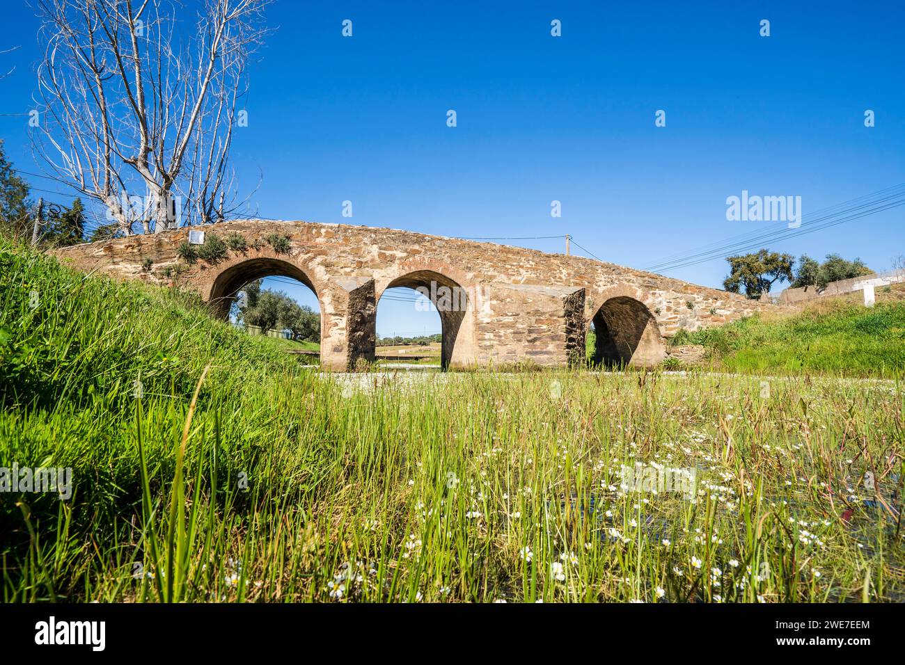 Grazioso ponte dell'epoca dell'Impero Romano ad Almodovar, Alentejo, Portogallo Foto Stock
