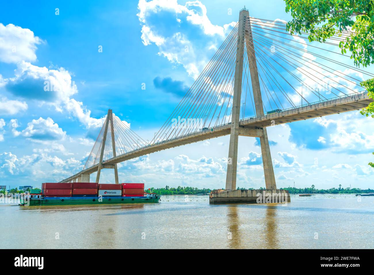 Il ponte di Rach Mieu collega le province di Tien Giang e Ben tre nel delta del Mekong, in Vietnam. Foto Stock